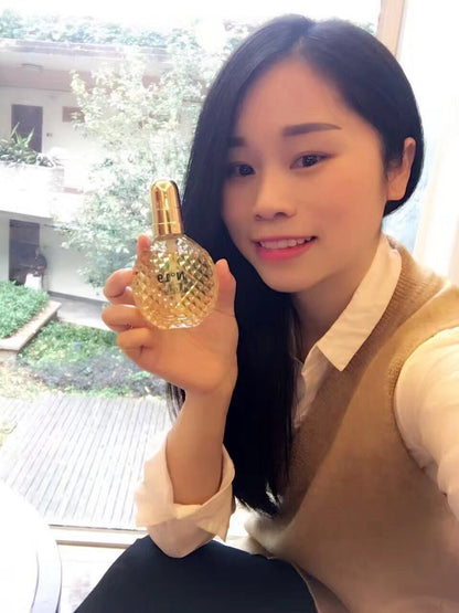 Model with smooth frizz-free hair using leave-in serum